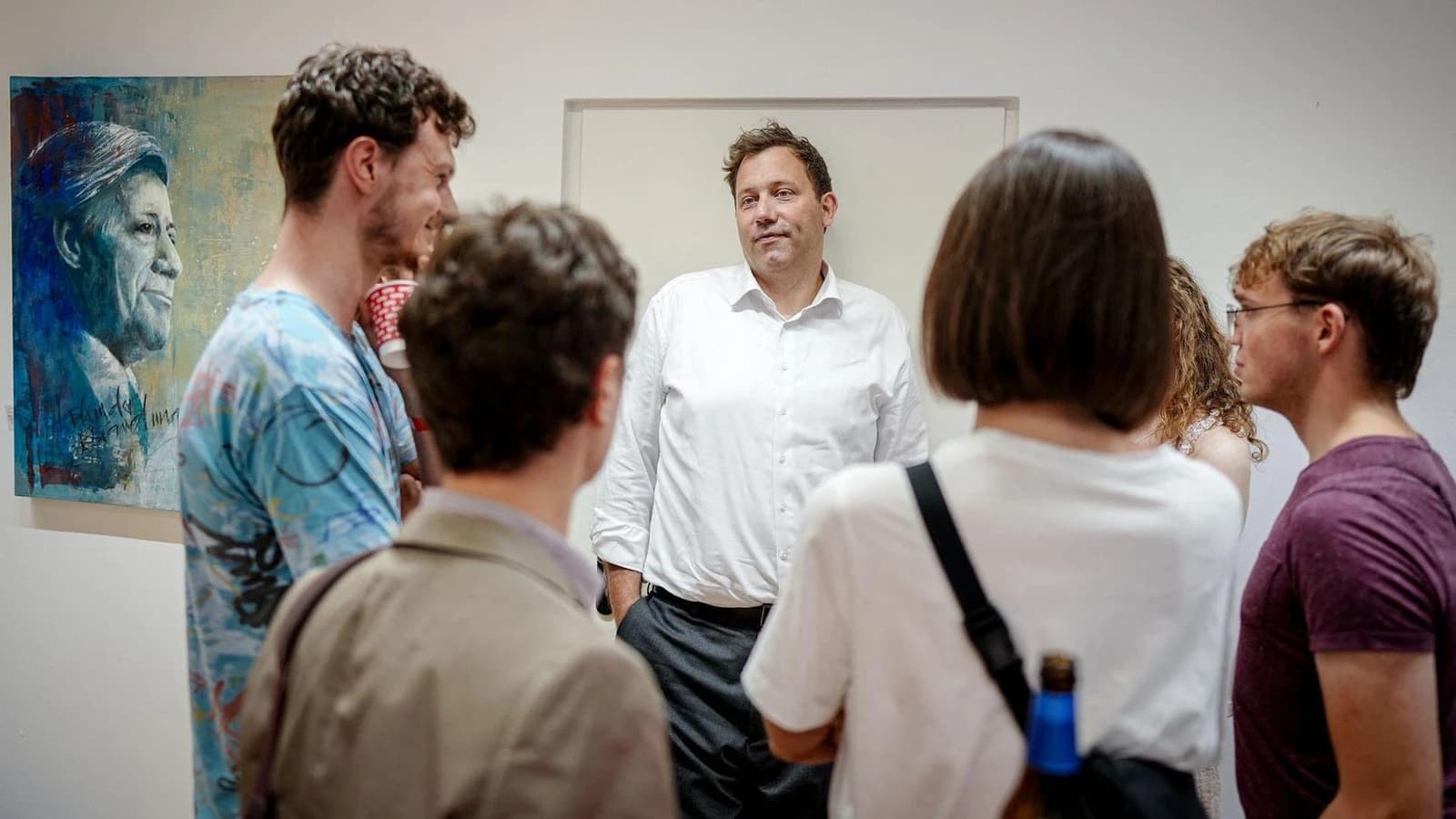 SPD Chief Klingbeil Sticks to Safe Ground on Low-Key Saxony-Anhalt Campaign Swing